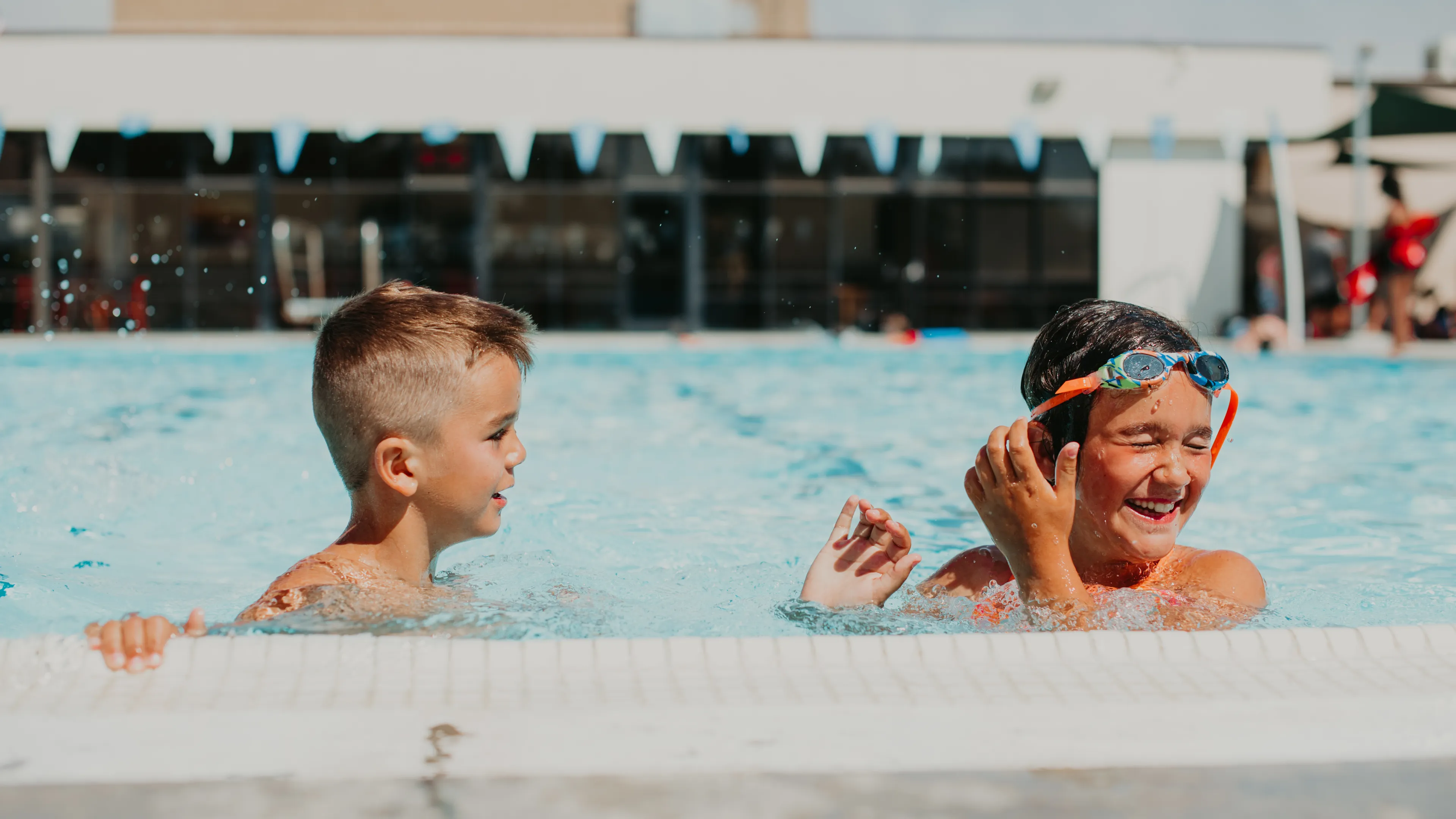 Splash in pool!